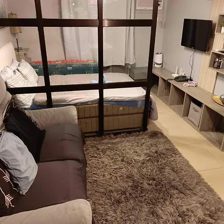 Avida Riala T3 5F W Pool Smart Tv Wifi Seat Recliner In Cebu It Park Apartment